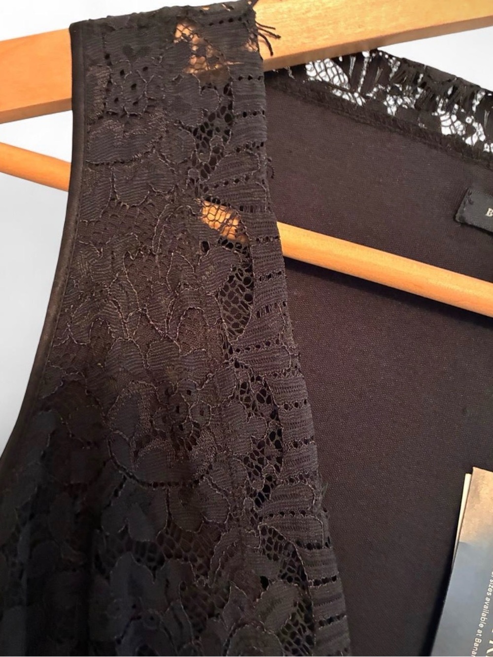 Banana Republic Black Sleeveless Lace V-Neck Midi Dress - Picture 2 of 8